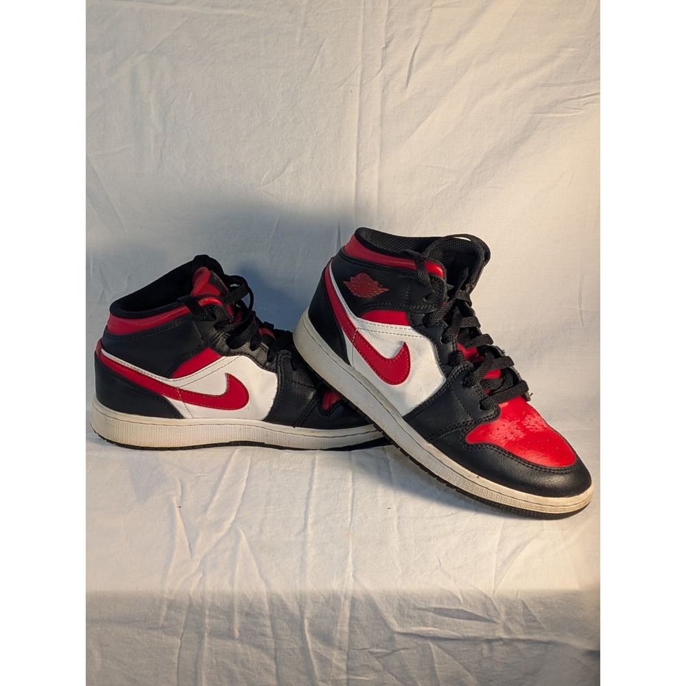 Jordan 1 Mid GS Bred Toe Black Fire‎ Red White 554725-079 Kids Size 4.5Y